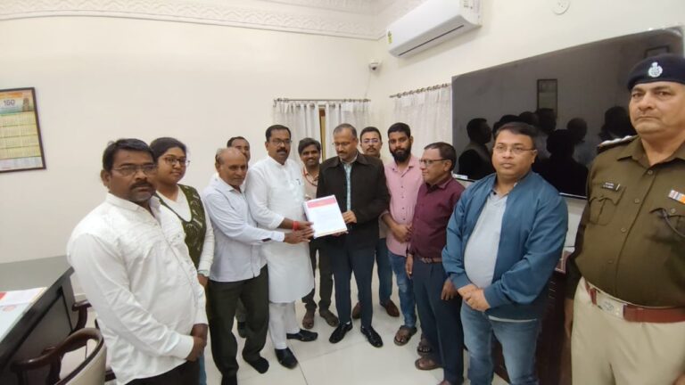 पठाणकोटला दहा दिवसात थांबा द्या अन्यथा आकस्मिक रेलरोको आंदोलन   निंभोरा गाव सेवा समितीचा रेल्वे प्रशासनाला निवेदनातून ईशारा