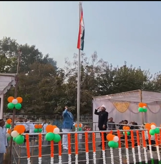 भुसावळात ७७वा प्रजासत्ताक दिन उत्साहात साजरा; उपविभागीय अधिकाऱ्यांच्या हस्ते ध्वजारोहण